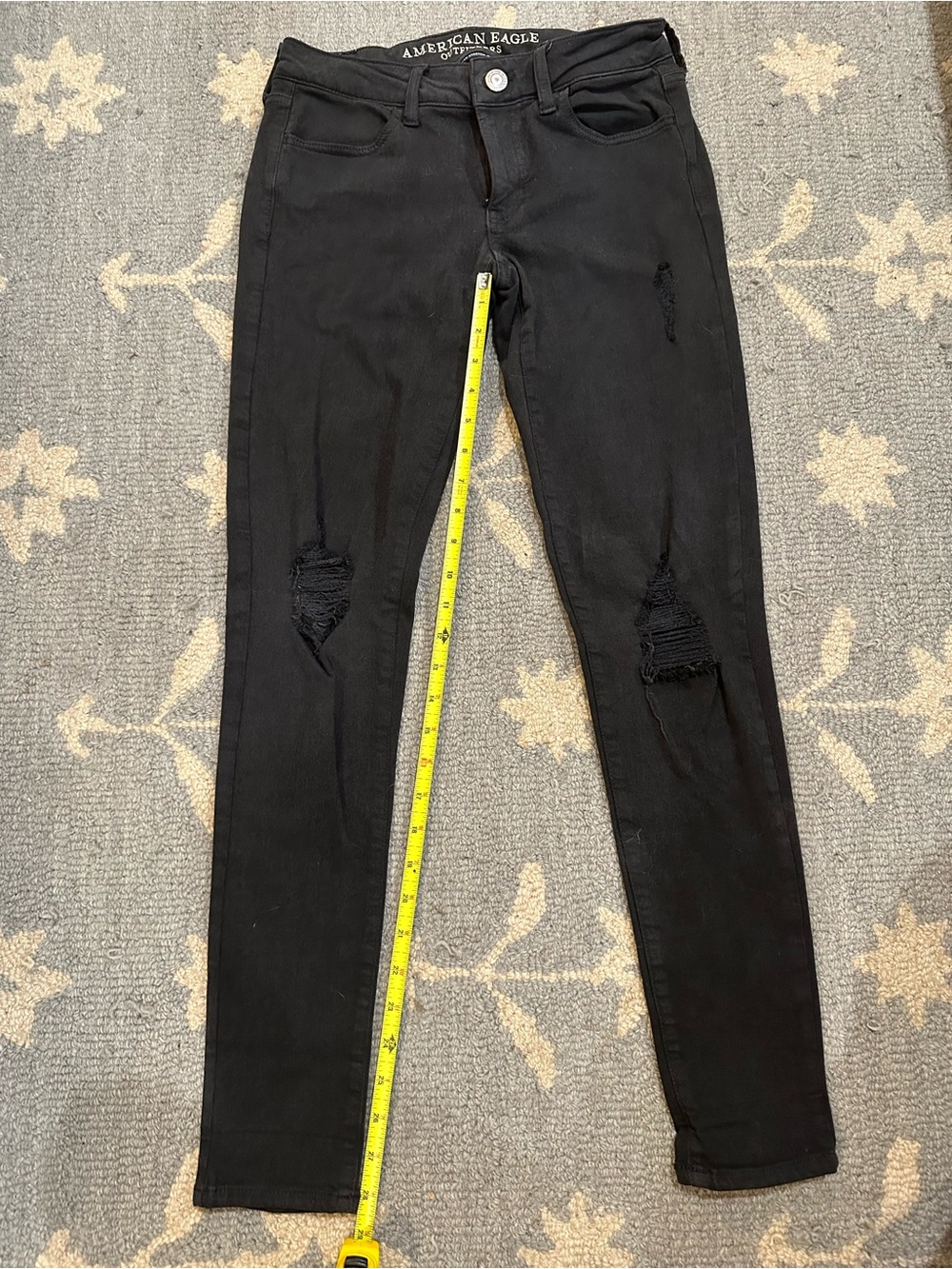 American Eagle Women’s Ripped Black Jeans - Picture 8 of 8
